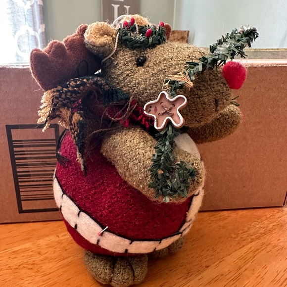 Christmas Reindeer Ornament - Picture 5 of 6